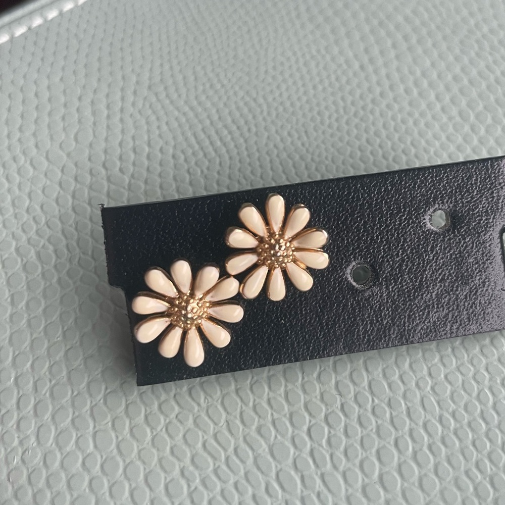Kate Spade Daisy Studs
